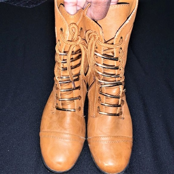 CARRINI CA Collection Hardware Accent Combat Boots - Picture 1 of 8